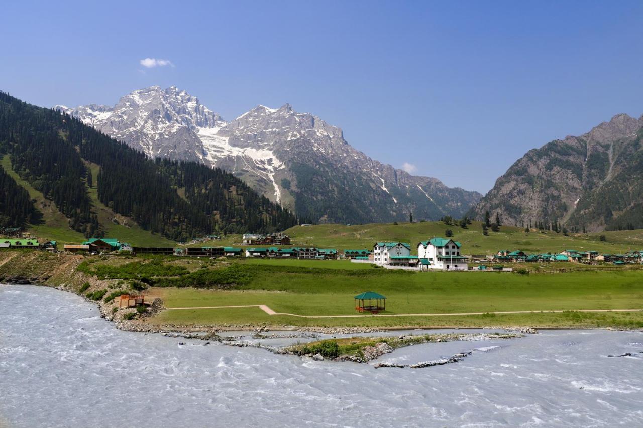 Lemon Tree Hotel, Sonamarg Exterior photo