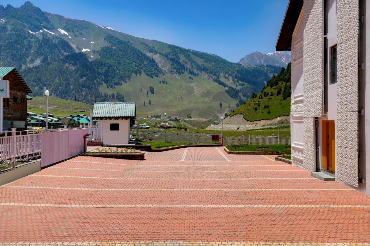 Lemon Tree Hotel, Sonamarg Exterior photo